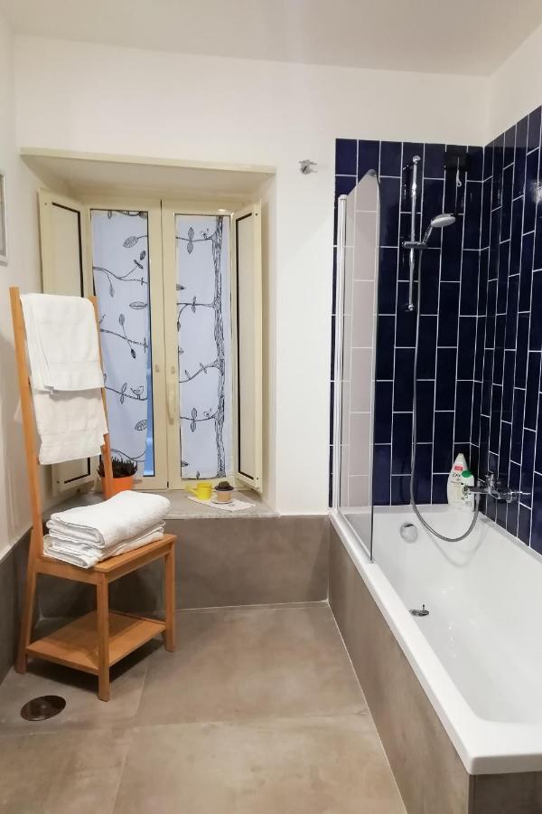 Ferienwohnung La Casa Del Nespolo, 2 Terrazzi E 2 Bagni In Centro Neapel Exterior foto