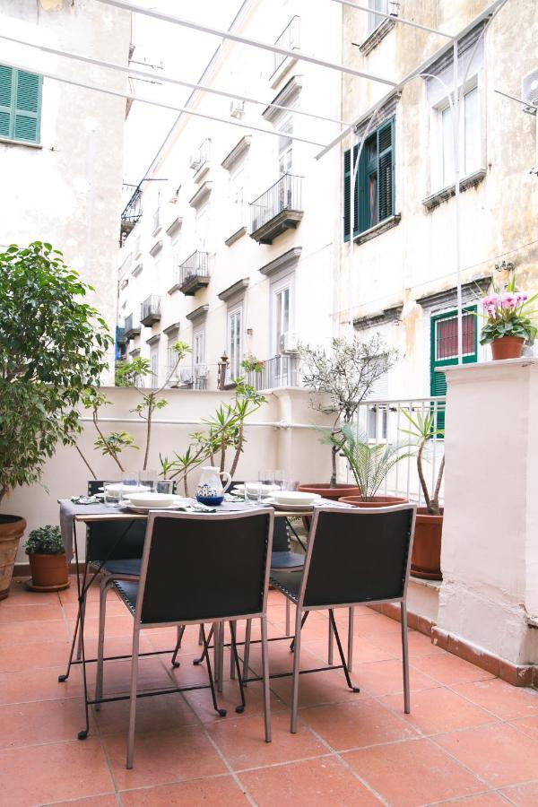 Ferienwohnung La Casa Del Nespolo, 2 Terrazzi E 2 Bagni In Centro Neapel Exterior foto